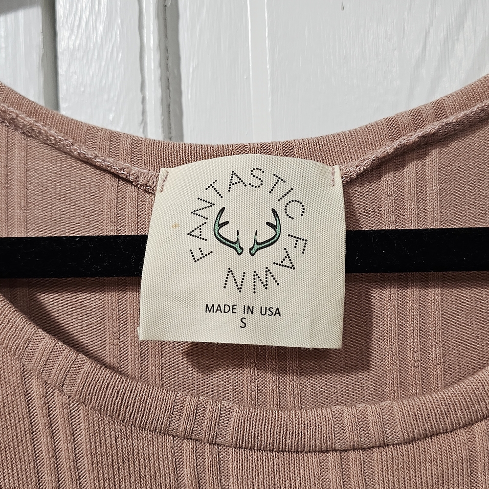 Fantastic Fawn Women's Ribbed Mauve Top. Soft And Luxurious! - Picture 3 of 8